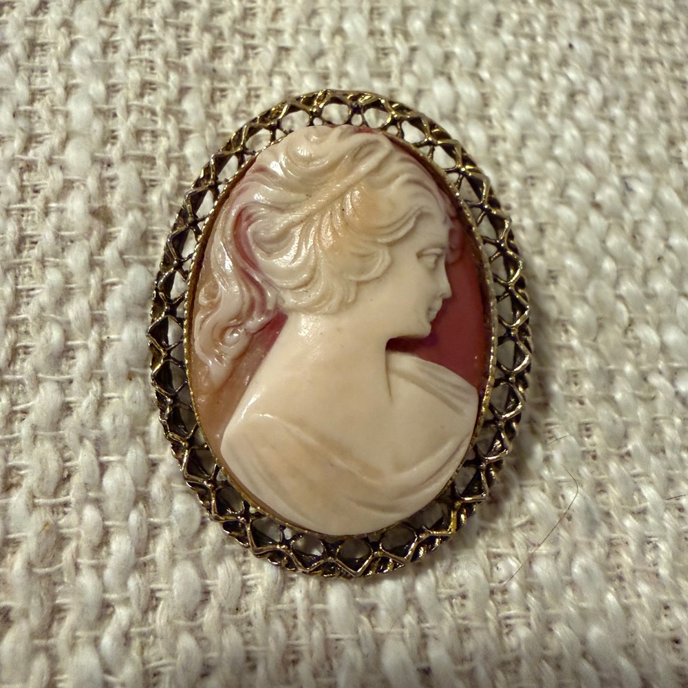 Vintage 2" Victorian Style Cameo Brooch Gold Tone Filigree Border Portrait